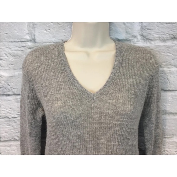 TOMORROWLAND Women's Gray Light Weight V-Neck Ribbed Cashmere Sweater Sz Small - Picture 5 of 8